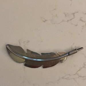 Stylish sterling Silver Feather Brooch
